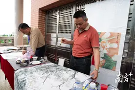 化橘红花海里来了丹青妙手，共绘文明实践新画卷图片