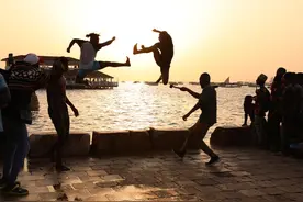 共话中国经济新机遇丨专访：坦中友谊为多领域合作铺路——访坦桑尼亚桑给巴尔旅游和遗产部首席秘书琼布图片