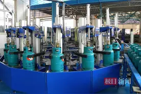 11公斤规格的坛子气只有10公斤？极目新闻记者介入了解，原是残液量超标，用户拿到5元补偿图片