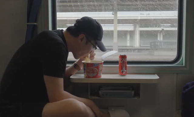 王自如自曝负债约1亿元，因限高坐绿皮火车出差