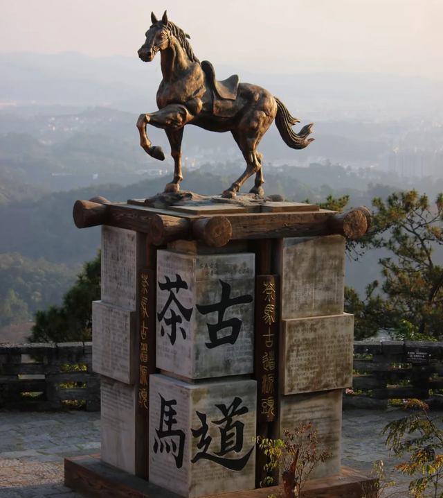 天缘漫记·云巅之上，云南软卧专列十二日游等你来！
