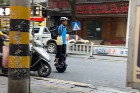 就业典型 | 李向阳：他没有双臂，骑着独轮车送好每一份外卖……图片