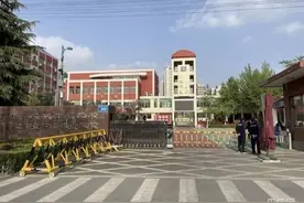与醉汉冲突被刑拘？最新后续：涉事大学生已回家图片