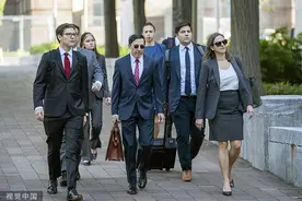 谷歌反垄断案开庭，美国政府指控其每年支付超100亿美元维持默认搜索引擎地位图片