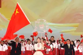 独家视频丨全场欢呼！中国体育代表团入场图片