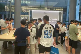 华为Mate 60全面开售：交付排到10月，分析称销量将远超上一代图片