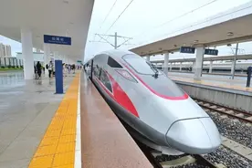 明年1月5日起，广州东站告别“绿皮车”，新塘站首开过港列车图片