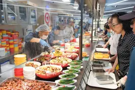 “真金白银”助力餐饮，年底起分批到账图片