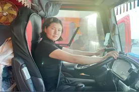 行经5省份，跨越1100公里，27小时全程记录 秋收！坐着农机运输车奔东北图片