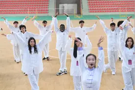 美国硅谷青少年访问团在渝体验中医药文化图片