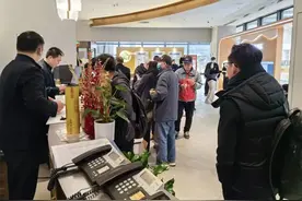 新春走基层｜中国金币北京零售中心熊猫币销售同比增长130%图片