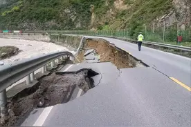 6月27日至7月6日 国道213线茂县叠溪镇沙子河坝段实施临时交通管制图片