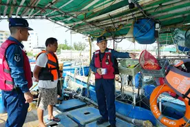 护航开渔季，惠州海警开展安全检查及法规宣讲活动图片