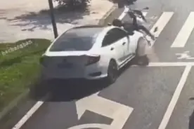 重庆摩托司机等红绿灯被撞身亡，肇事者被刑拘！系因疲劳驾驶图片