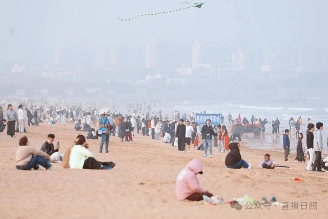 不出所料！这个假期，日照这里又排起了长队……