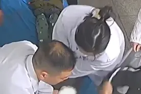 不放弃！男孩溺水停止呼吸医护接力救回图片