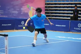 200高校学子比试“新兴运动” 河南省匹克球公开赛高校组郑州开赛图片