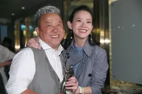 51岁曾宝仪因健康问题紧急停工：咳嗽一周后失声，宣布提前过年图片