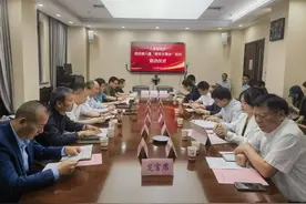 “人保健康杯”西安第八届“老年大舞台”活动启幕图片