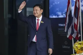 泰国前总理他信被判处8年监禁，曾流亡海外15年图片