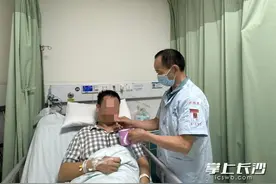 不再“一人住院，全家受累”，这家医院启动“免陪照护服务”试点图片