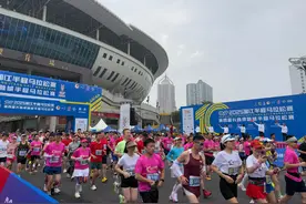 快讯｜2025湘江半程马拉松赛暨第四届长株潭融城半程马拉松赛鸣枪开跑图片