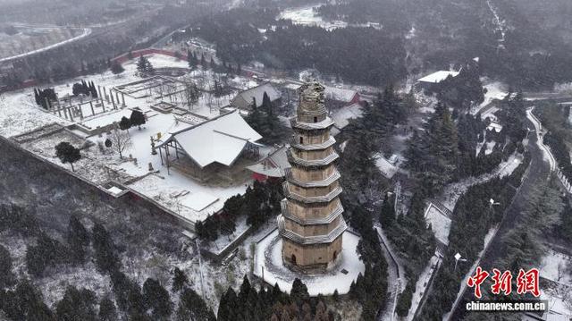 河北峰峰：初雪漫洒 冬色如画