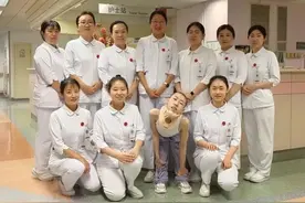 身体折叠180度，山东19岁小伙顺利手术！昂首阔步，未来可期！图片