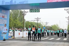 出发吧！以未来之名——透视全球首次“人机共跑”半程马拉松图片