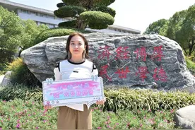 退伍复学，飒爽女兵来湖北经济学院报到！图片