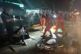 保亭一女子不慎卡下水道 消防冒雨解救图片