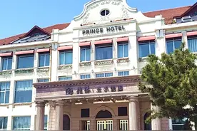 栈桥对面 被称为“王子”！这栋陪伴青岛110多年的老建筑 将重获新生图片