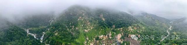 泰山雨霁：云雾织仙境，霞光染群峰，这泼墨山水里藏着夏日最治愈的奔赴