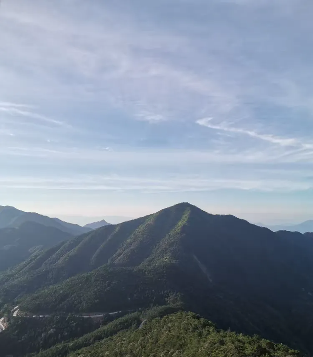晚潮｜清晰野性的披云山
