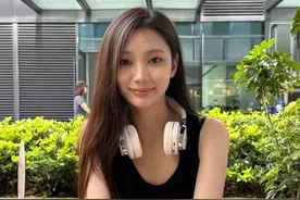 浙音00后女生课间飙歌跳舞火上网   网友：明媚自信又张扬图片