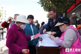 官渡区小板桥社区152万元慰问1396名老年人图片