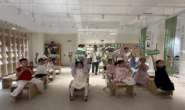 职工亲子共赴宋韵之旅 南星街道总工会“书香宋韵·德寿宫文化寻踪”活动圆满落幕