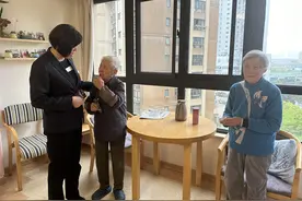 养老服务记丨在床边哭泣的阿婆，终于喜笑颜开！图片