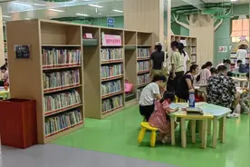 2025年暑期 近50万读者到湖北省图书馆书香中觅清凉图片