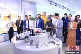 哈萨克斯坦经贸代表团参访重庆千信外经贸集团 共探跨境贸易数智新机遇图片