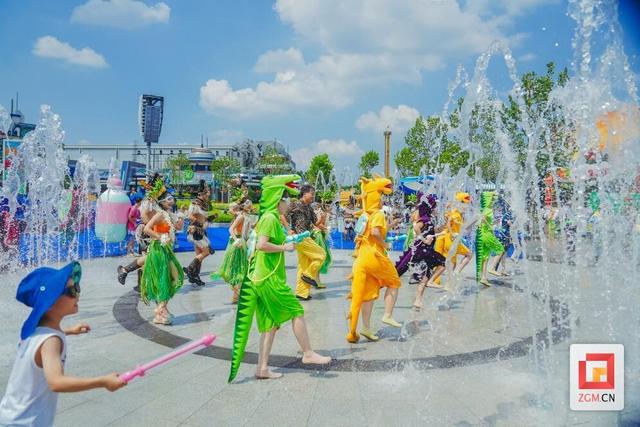 自贡：暑期旅游热 文明入人心