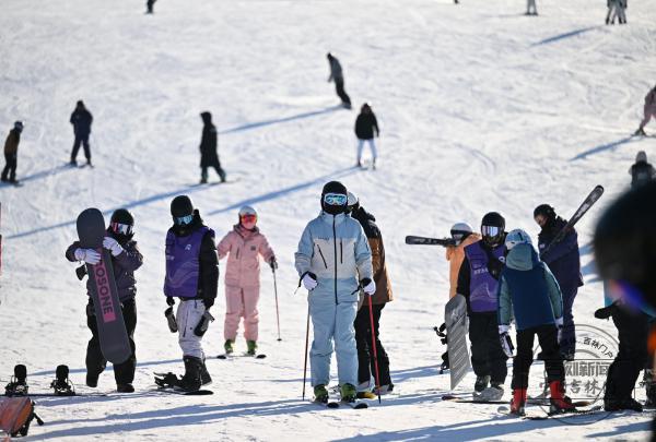 冰雪微笑曲线｜吉林市：雾凇凝诗画 雪道竞风流