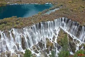 4.1万人次购票！九寨沟景区10月1日门票售罄图片