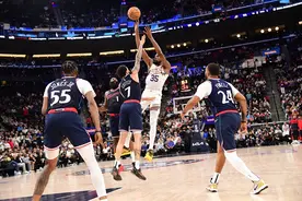 豪组杜卡登三巨头⁉️美媒模拟：快船得到杜兰特 送出3将+2选秀权图片