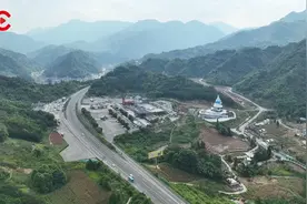 C视频｜“此生必驾318”火热暑期   雅康高速天全服务区成打卡热点图片