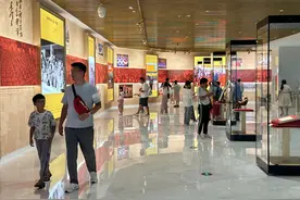 北京奥运博物馆延时开放，市民游客奥运热情不减赶“夜场”图片