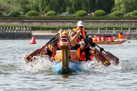 各龙舟参赛队热血备战2025年中国龙舟公开赛（荆州站）图片