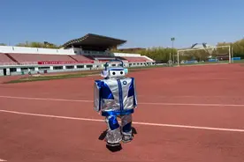 人形机器人半马队伍探访丨萌萌哒担当！“0306小巨人”图片