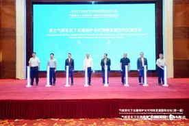 平遥古城墙因暴雨坍塌，气候变化加剧下如何保护古建？图片