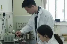 又励志又甜！西安建大情侣相约“厦大”见 一起考研后共同上岸图片